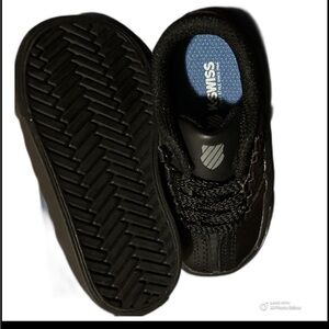 K-Swiss Black Sneakers with Breathable Mesh and Thick Sole